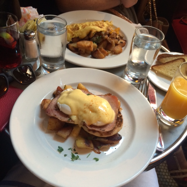 Eating NYC: breakfast at Balthazar – Scandelights